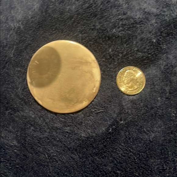 Eye Button Pin - Picture 1 of 2